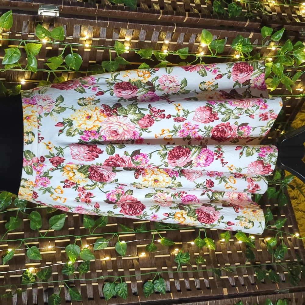 Floral printed pleaded Skirt
